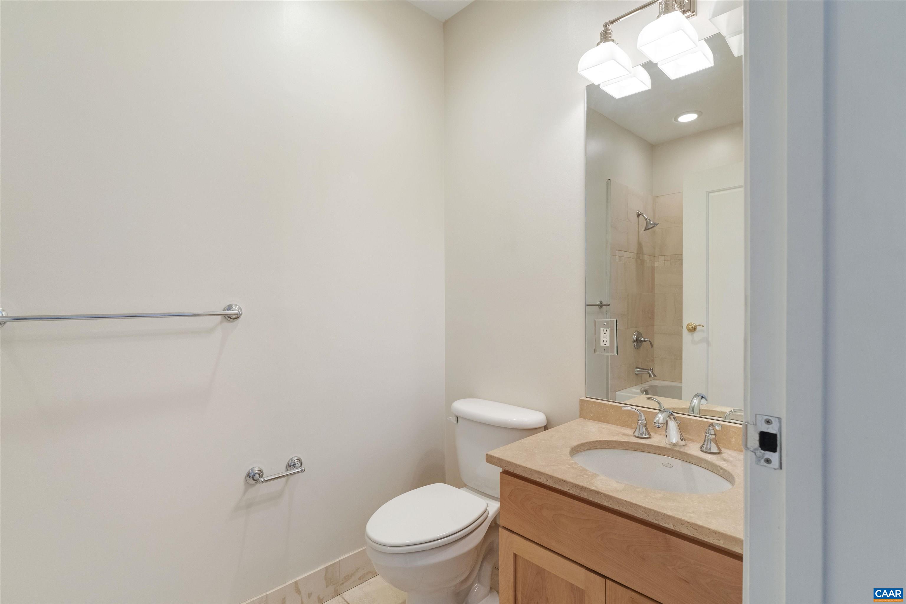 112 5th Street Southeast, Unit 3D RENTAL Charlottesville, VA 22902 - Photo 21 of 33
