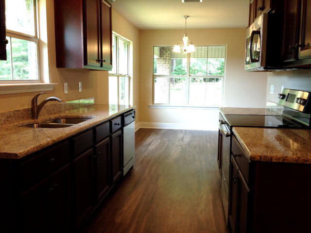 12458 Copperwood Drive Foley, AL 36535 - Photo 4 of 13 Kitchen