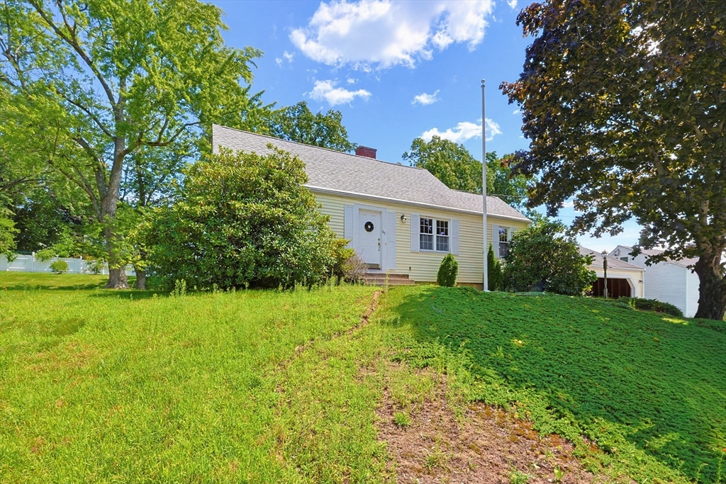 69 Ridge Road Marlborough, MA 01752 - Photo 1 of 40 Gallery Image 1