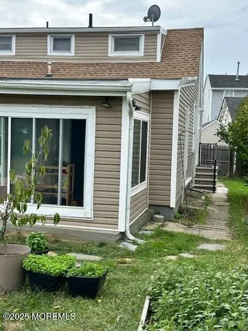 $2,100 | 282 Van Pelt Place, Unit 2, Long Branch, NJ 07740