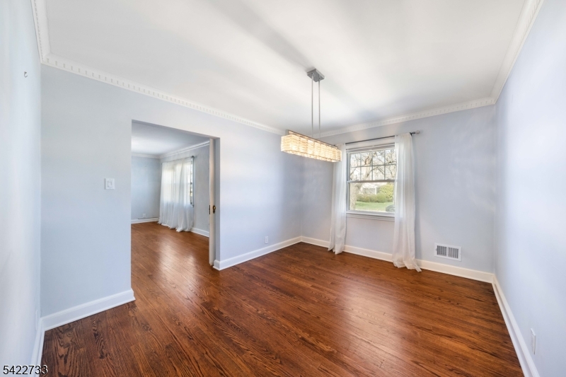 1868 Pilgrim Way Union, NJ 07083 - Photo 11 of 36