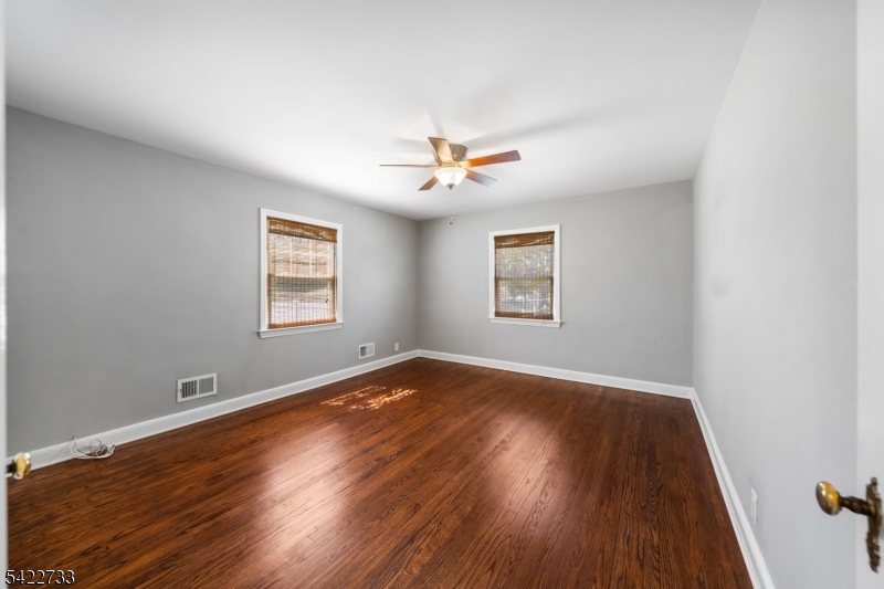 1868 Pilgrim Way Union, NJ 07083 - Photo 14 of 36