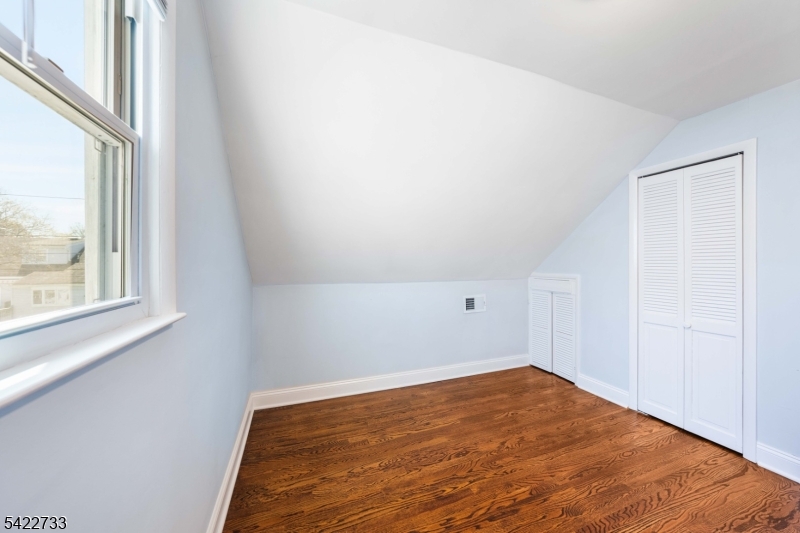 1868 Pilgrim Way Union, NJ 07083 - Photo 20 of 36