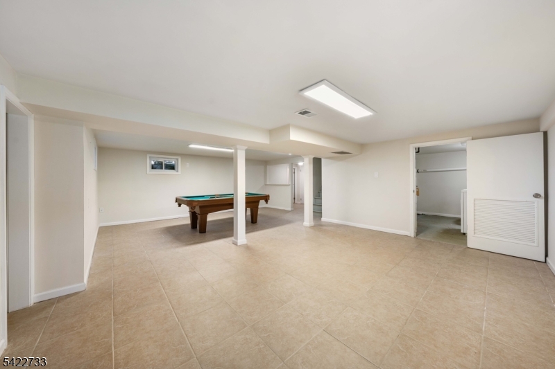 1868 Pilgrim Way Union, NJ 07083 - Photo 23 of 36