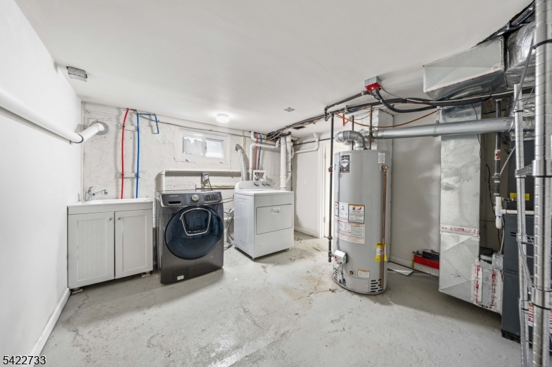 1868 Pilgrim Way Union, NJ 07083 - Photo 24 of 36