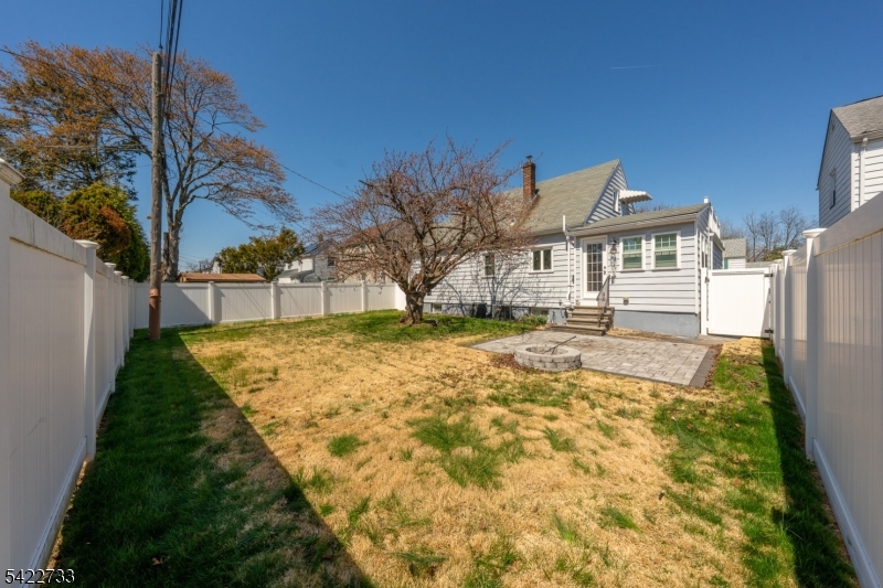 1868 Pilgrim Way Union, NJ 07083 - Photo 27 of 36