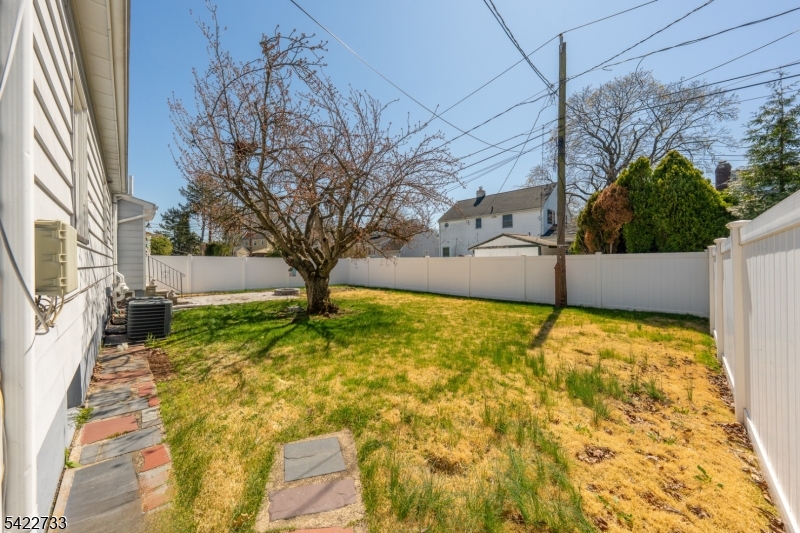 1868 Pilgrim Way Union, NJ 07083 - Photo 29 of 36