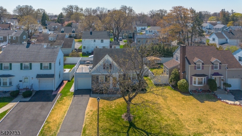 1868 Pilgrim Way Union, NJ 07083 - Photo 32 of 36