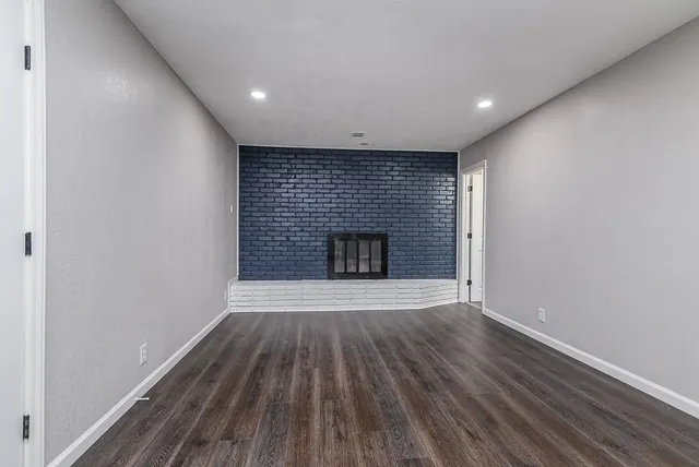 $365,000 | 9211 Antioch Road, Overland Park, KS 66212