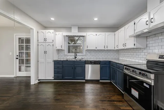 $365,000 | 9211 Antioch Road, Overland Park, KS 66212