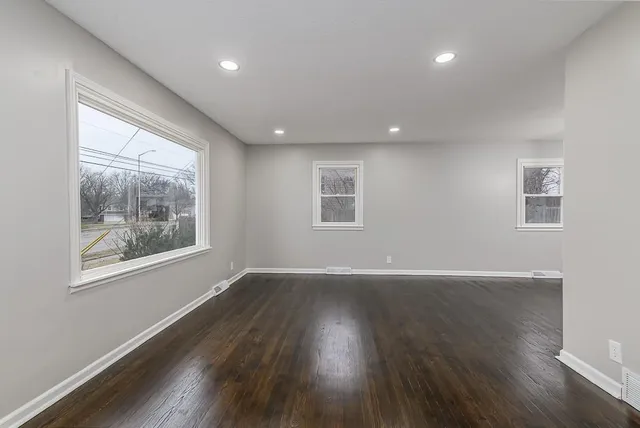 $365,000 | 9211 Antioch Road, Overland Park, KS 66212