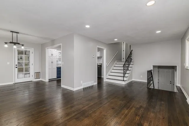 $365,000 | 9211 Antioch Road, Overland Park, KS 66212