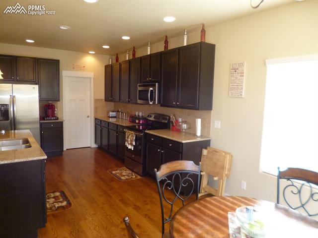 2475 Reed Grass Way Colorado Springs, CO 80915 - Photo 6 of 36 Gallery Image 6