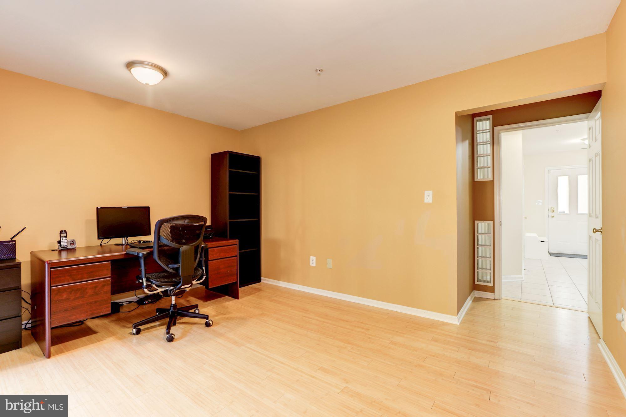 13346 Rushing Water Way Germantown, MD 20874 - Photo 5 of 30 Living Room