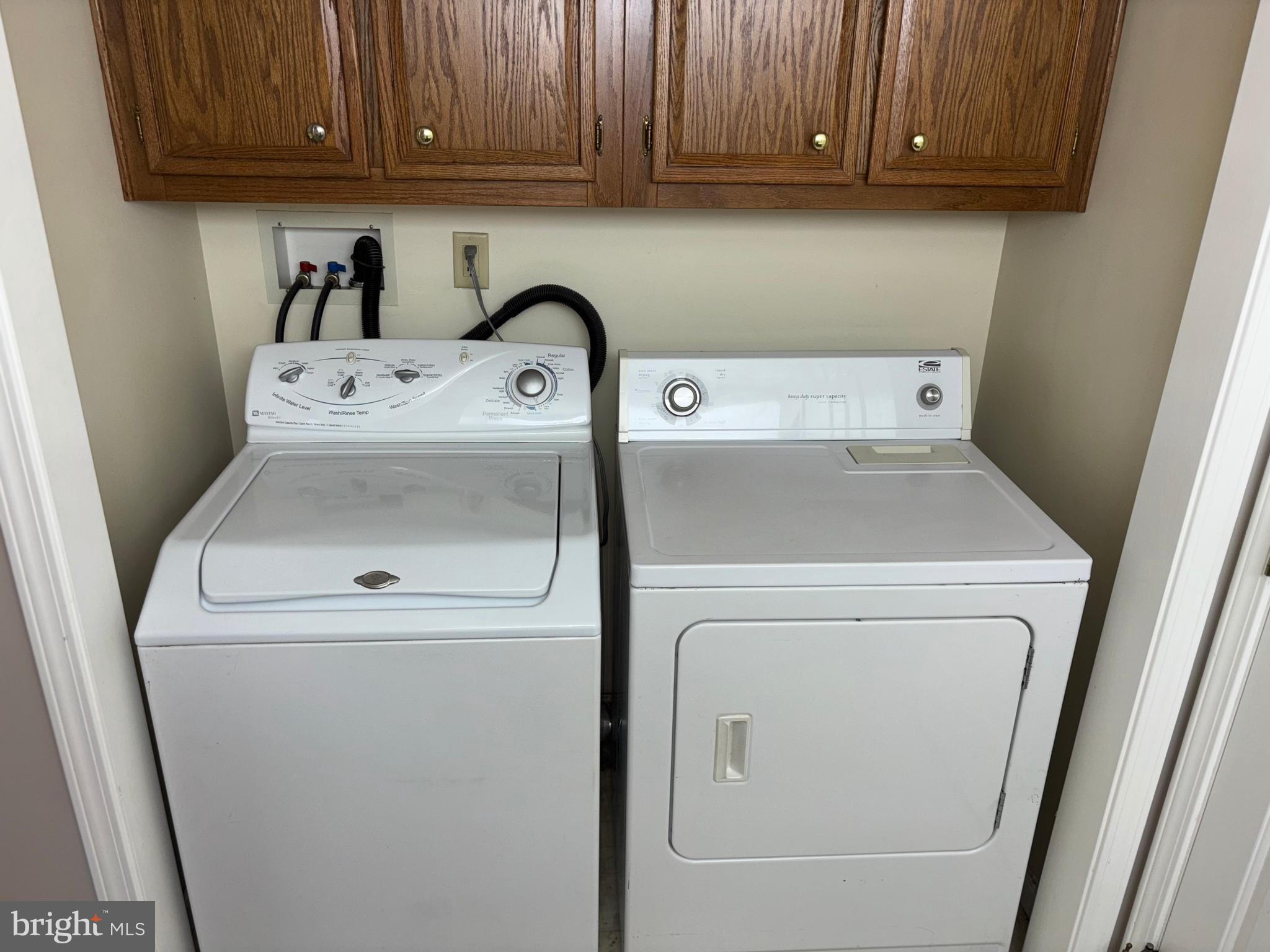 25 Nelson Lane Berkeley Springs, WV 25411 - Photo 17 of 27 a utility room with dryer and washer