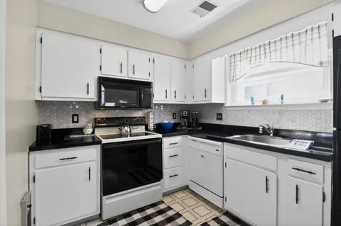 $699,900 | 125 West Trenton Avenue, Wildwood Crest, NJ 08260