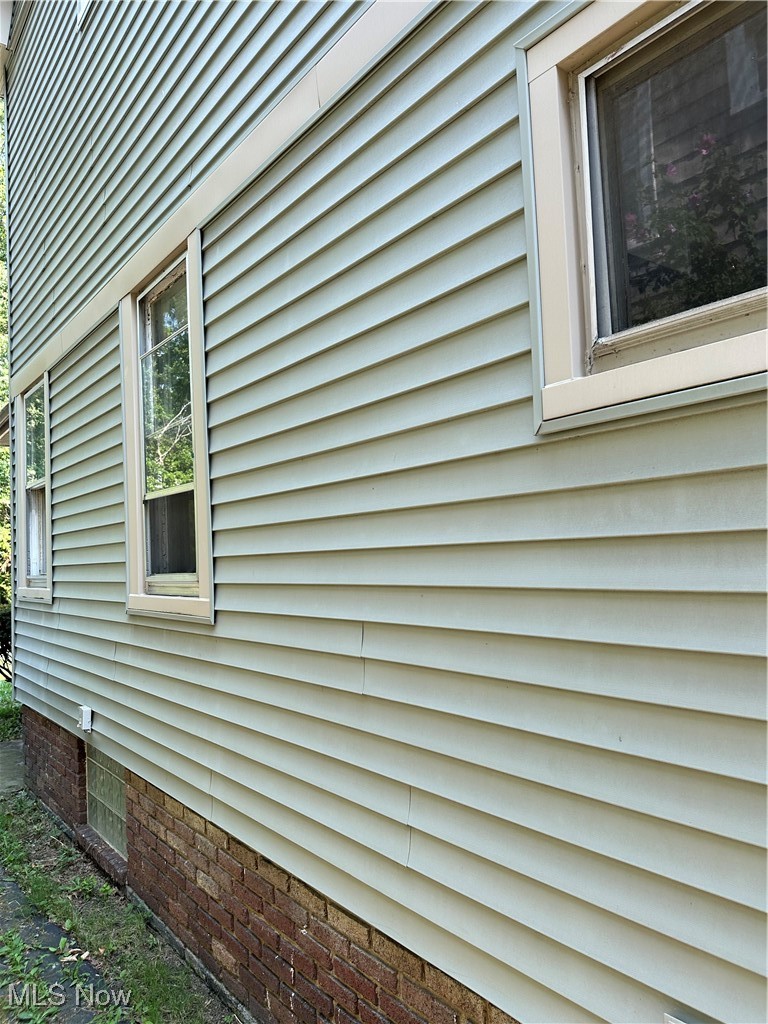 1596 Wood Road Cleveland Heights, OH 44121 - Photo 4 of 25 View of side of property