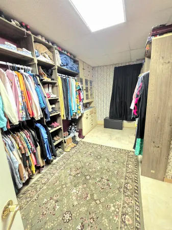 $360,000 | 408 East Diamond Street, Kendallville, IN 46755