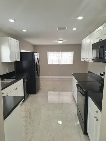 $3,500 | 9219 Southwest 1st Place, Boca Raton, FL 33428