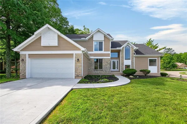 $559,900 | 811 Wind Bluff Point, Springboro, OH 45066