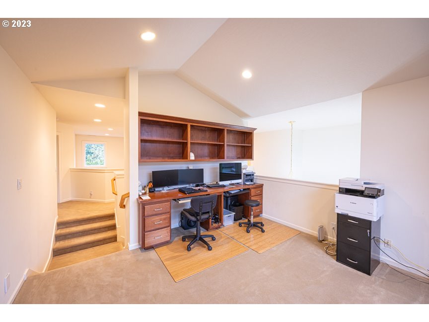 3338 Lakeside Drive Eugene, OR 97401 - Photo 30 of 45 a workspace with furniture and a workspace