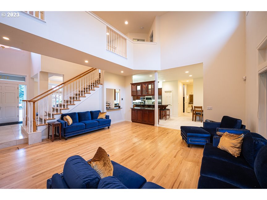 3338 Lakeside Drive Eugene, OR 97401 - Photo 10 of 45 a living room with furniture and kitchen view