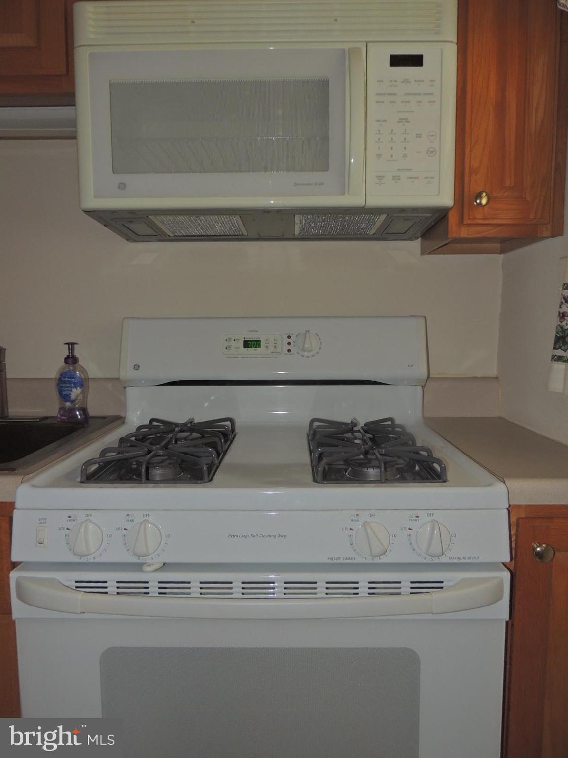 2215 Graythorn Road Baltimore, MD 21220 - Photo 9 of 27 MICROWAVE