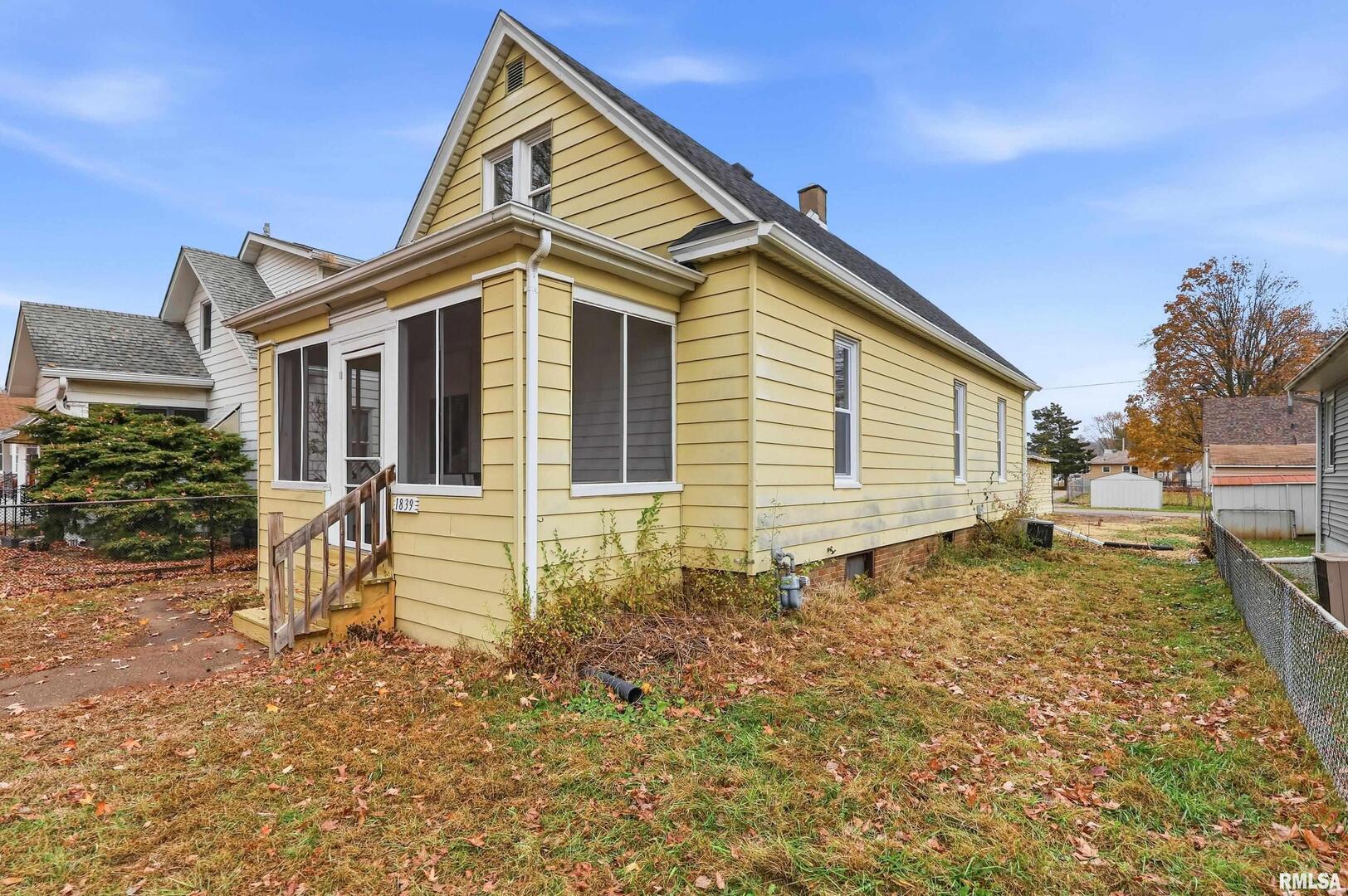 1839 7th Street Rock Island, IL 61201 - Photo 3 of 31