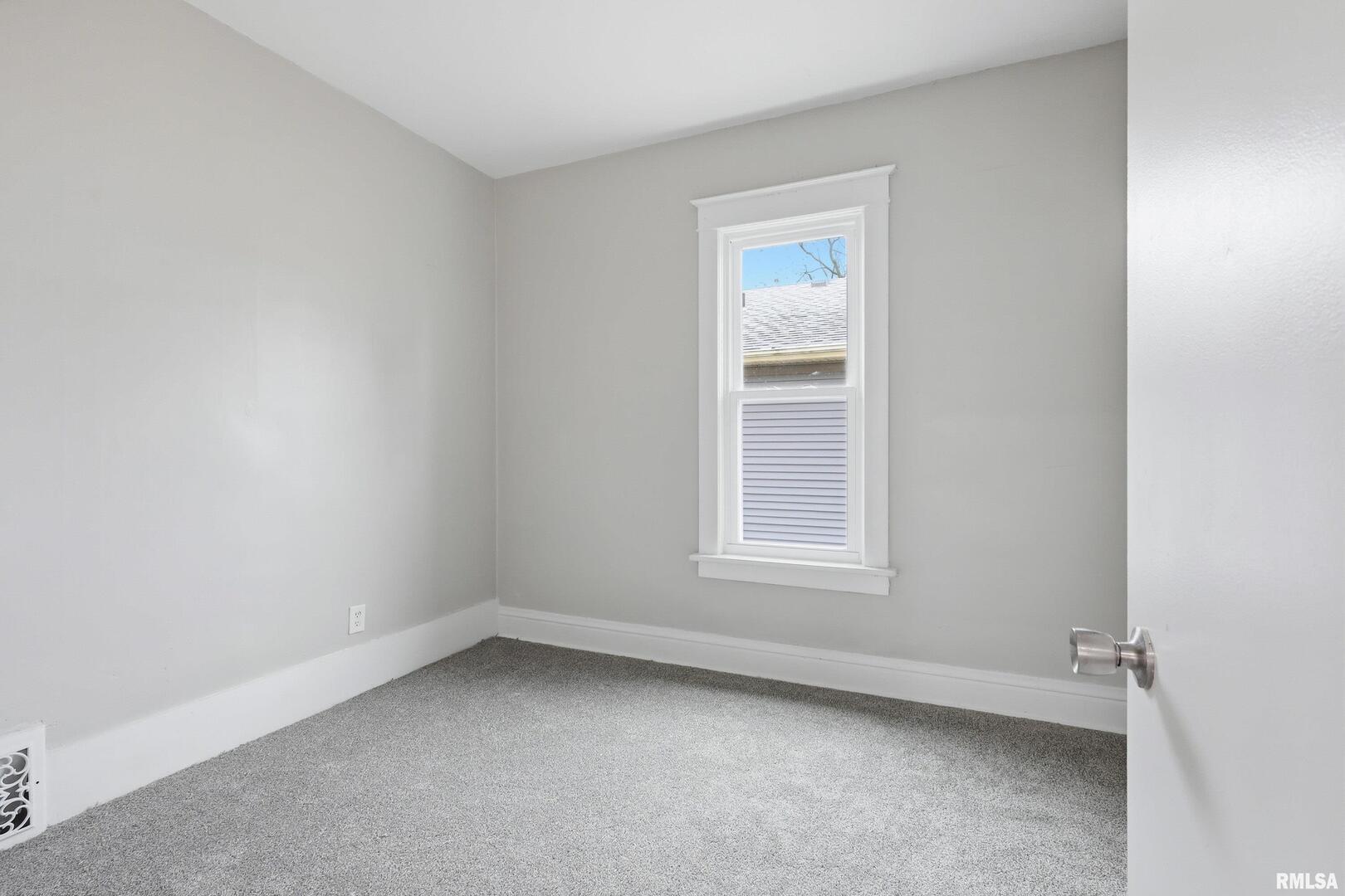 1839 7th Street Rock Island, IL 61201 - Photo 6 of 31