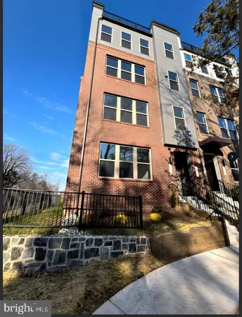 $615,000 | 13676 Innovation Station Loop, Unit 81A, Herndon, VA 20171