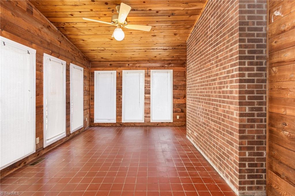 3305 Pine Valley Road High Point, NC 27265 - Photo 15 of 28