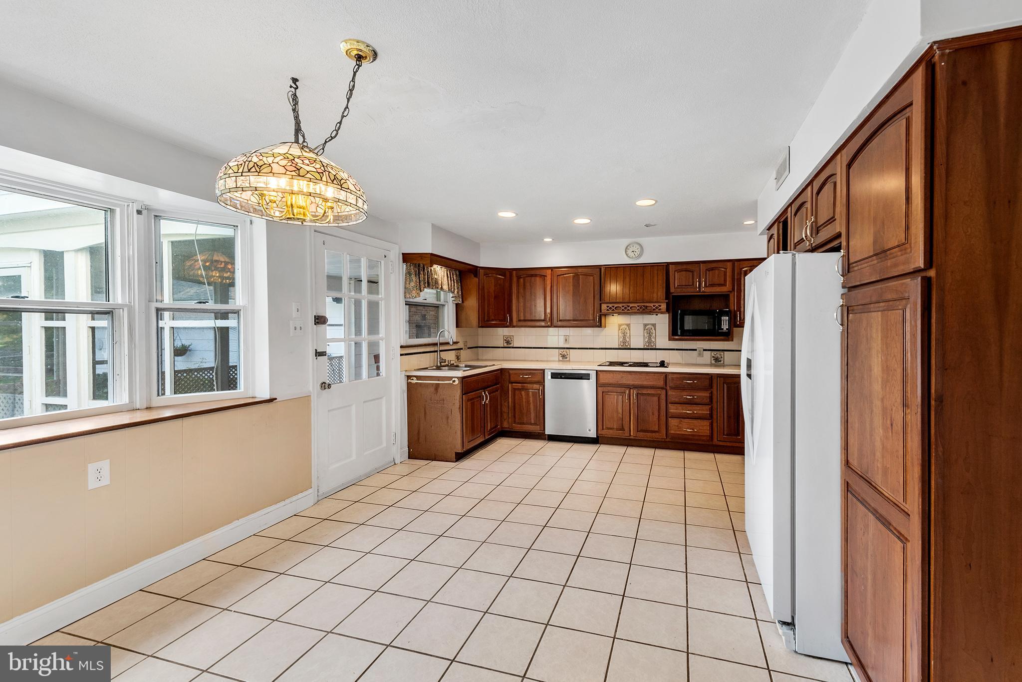 2031 Quarry Road Yardley, PA 19067 - Photo 18 of 42 Eat in Kitchen with Bay Window