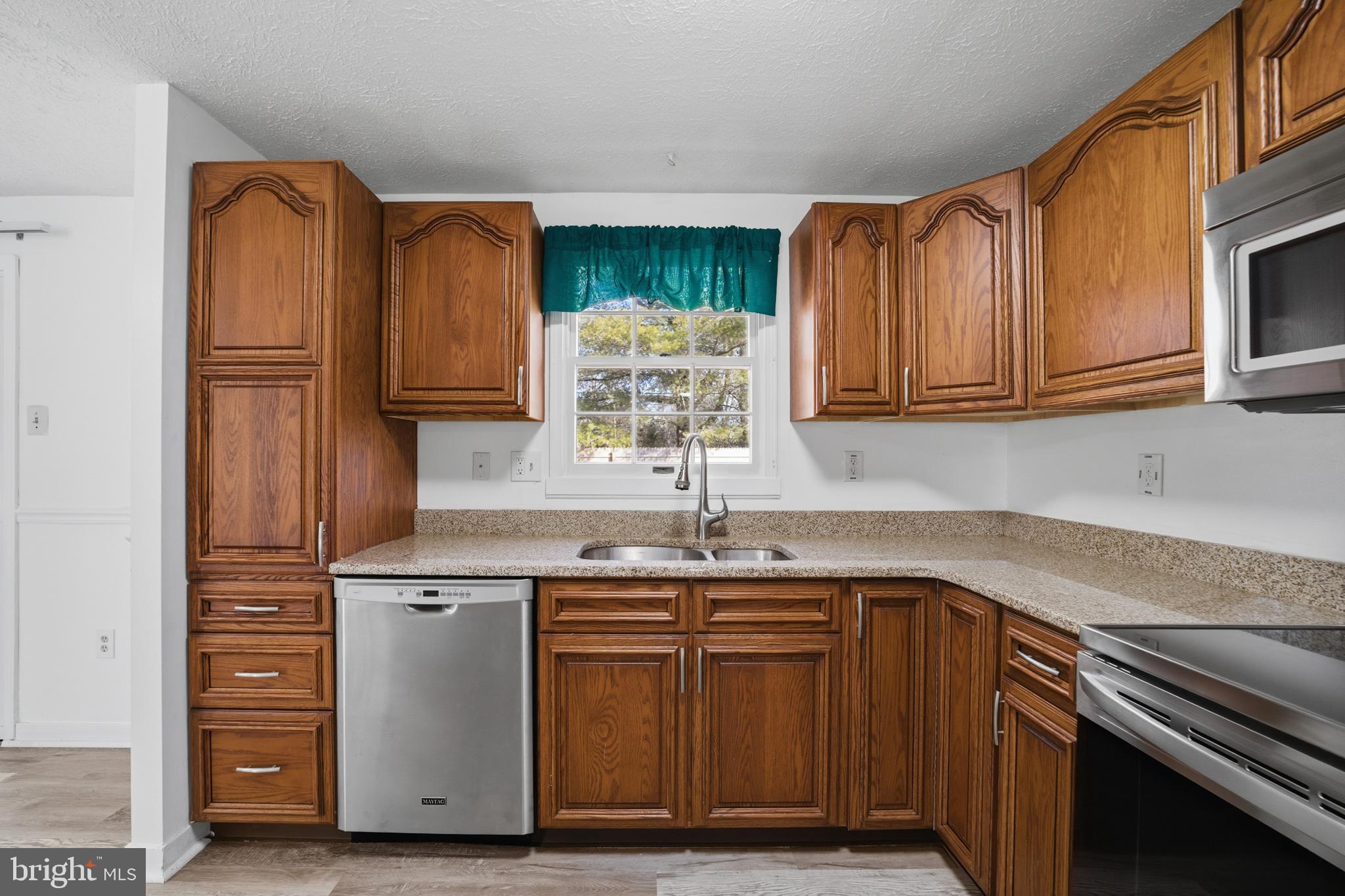 26 Dover Lane Sicklerville, NJ 08081 - Photo 11 of 29 Kitchen