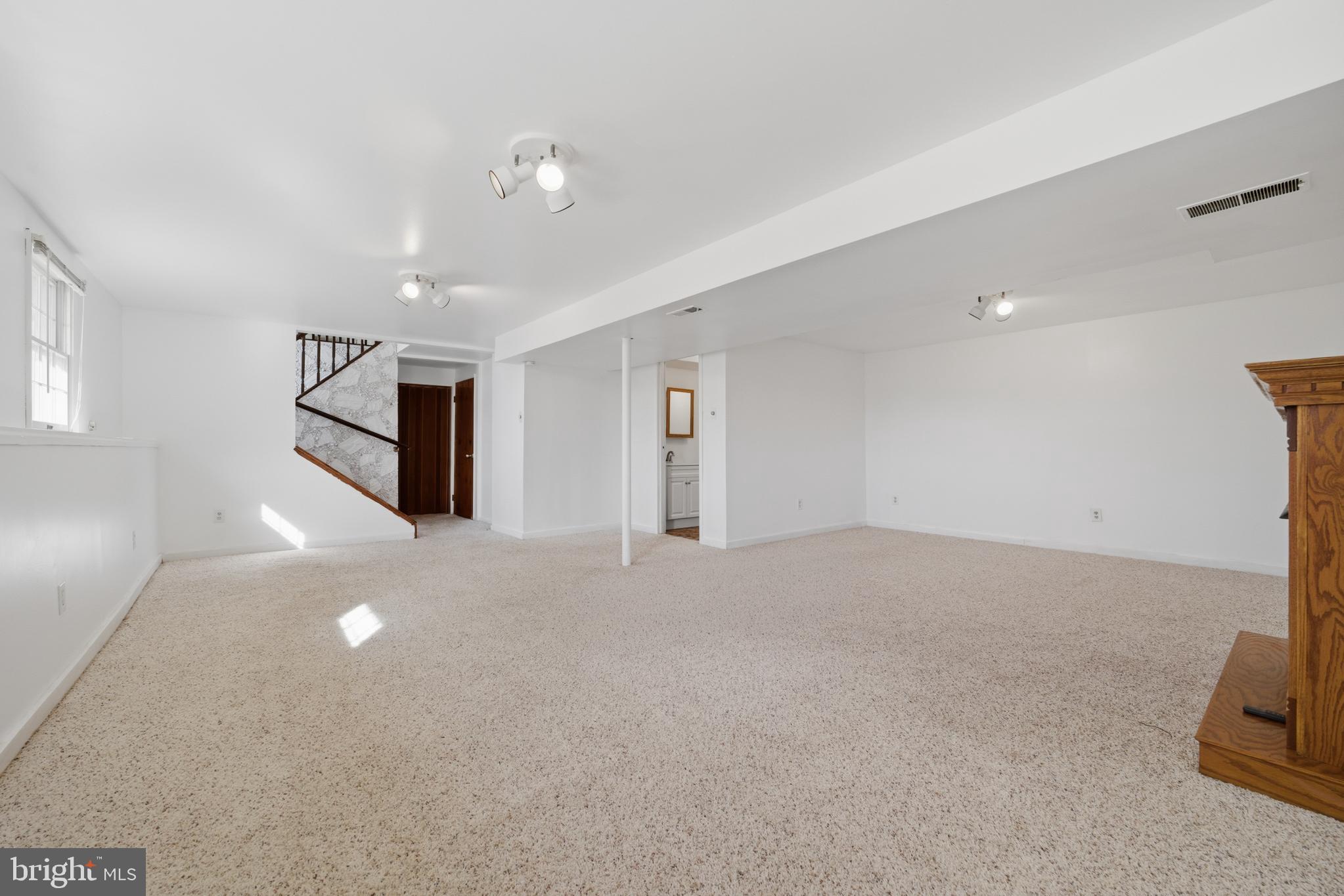 26 Dover Lane Sicklerville, NJ 08081 - Photo 19 of 29 Great Room