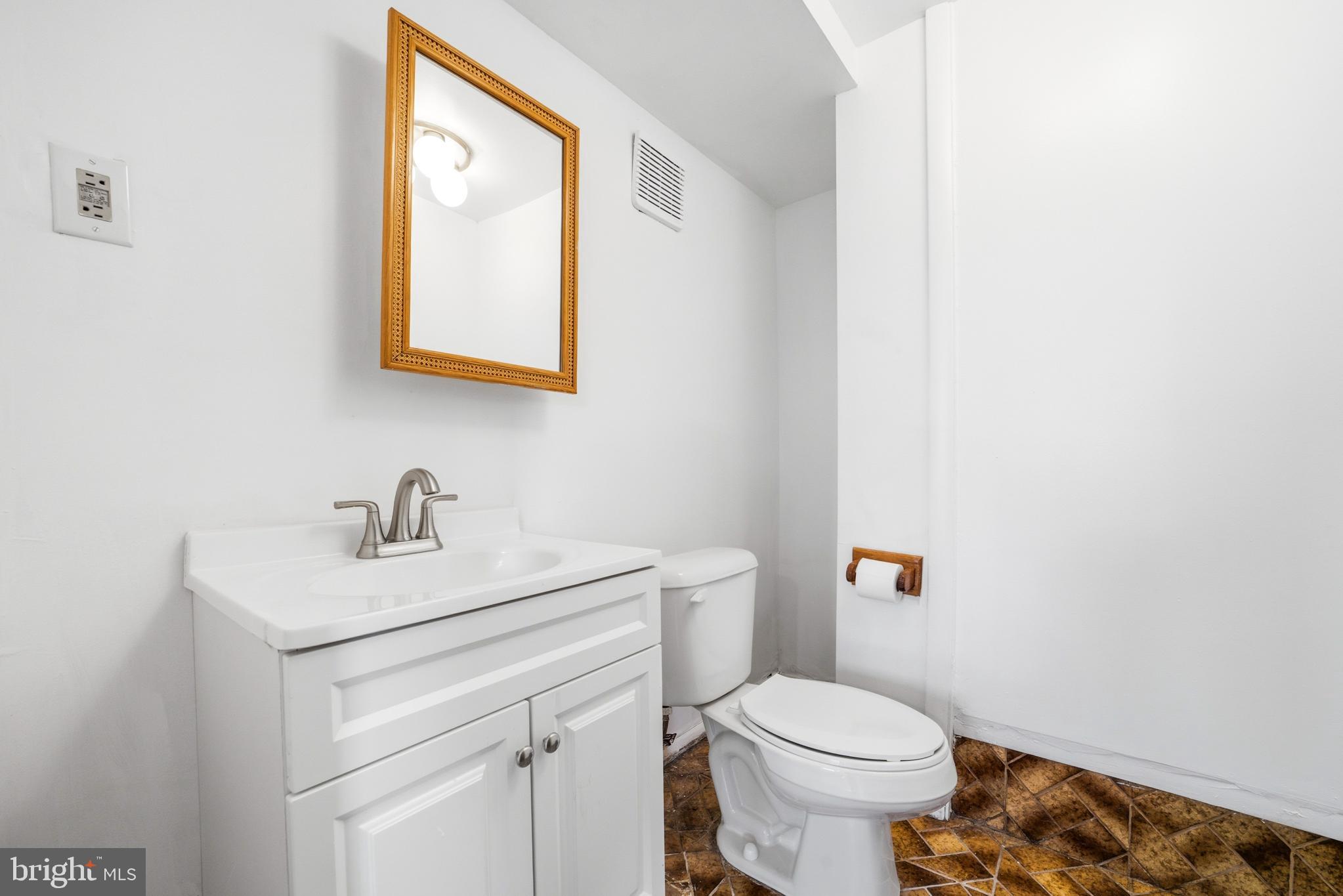 26 Dover Lane Sicklerville, NJ 08081 - Photo 21 of 29 Lower Level Half Bath