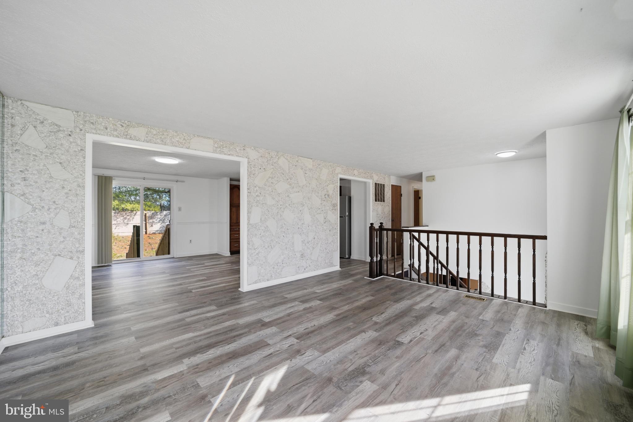26 Dover Lane Sicklerville, NJ 08081 - Photo 4 of 29 Living Room