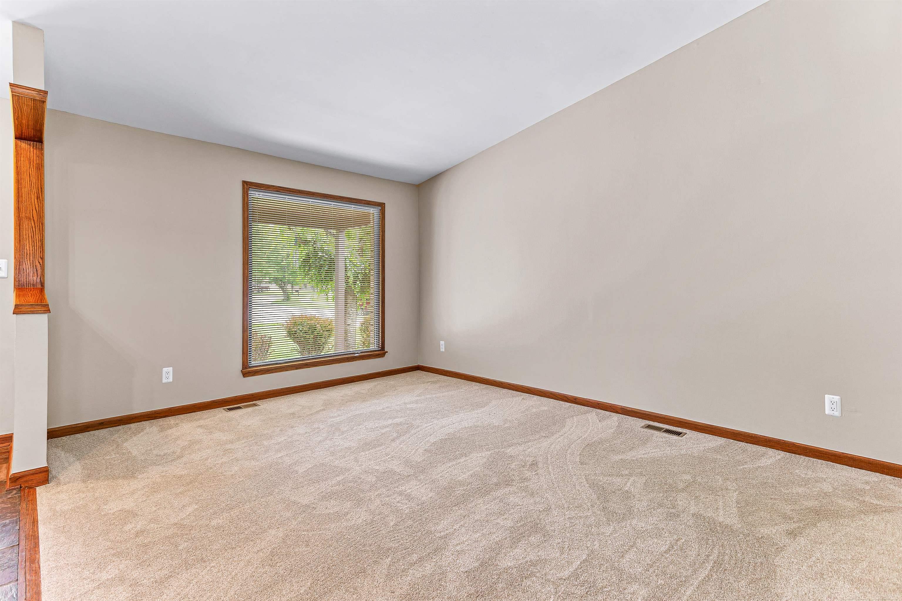 21952 Hall Road Trenton, MI 48183 - Photo 27 of 53 50148012-1a8e8467-de2d-409e-8b37-6901648f4c31.JPG