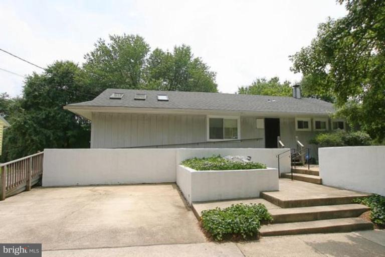 9105 Wallace Road Lanham, MD 20706 - Photo 1 of 21 Exterior (Main)
