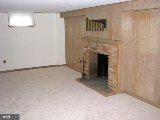 9105 Wallace Road Lanham, MD 20706 - Photo 17 of 21 Recreation Room