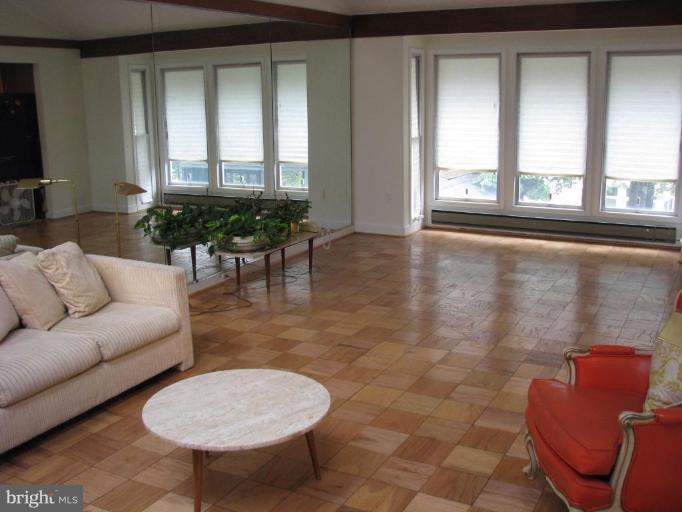 9105 Wallace Road Lanham, MD 20706 - Photo 10 of 21 Family Room #2