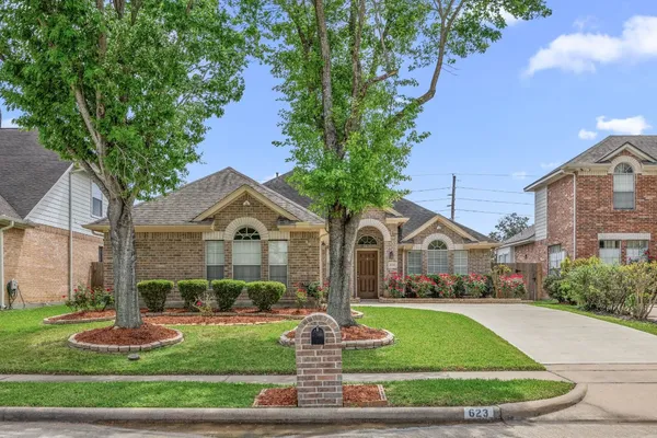 $2,095 | 623 South Marathon Way, Stafford, TX 77477