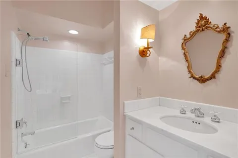 $1,425,000 | 201 Bellaire Drive, New Orleans, LA 70124