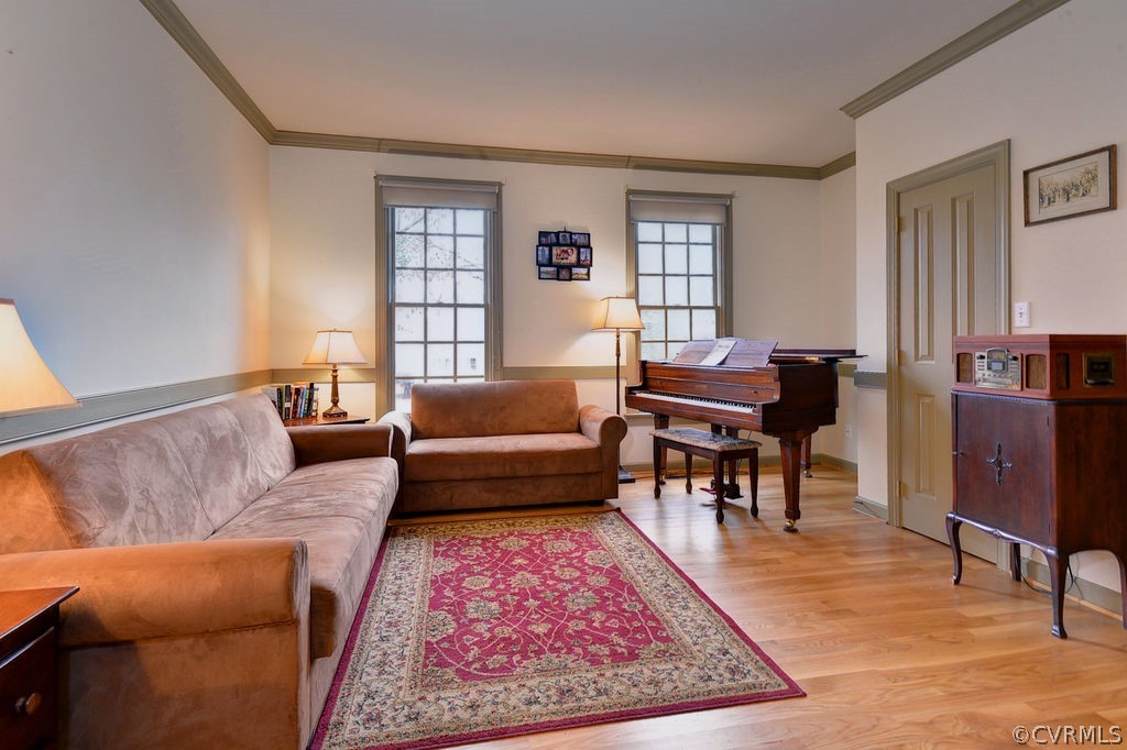 103 Gullane Williamsburg, VA 23188 - Photo 16 of 44 a living room with furniture a rug and a window