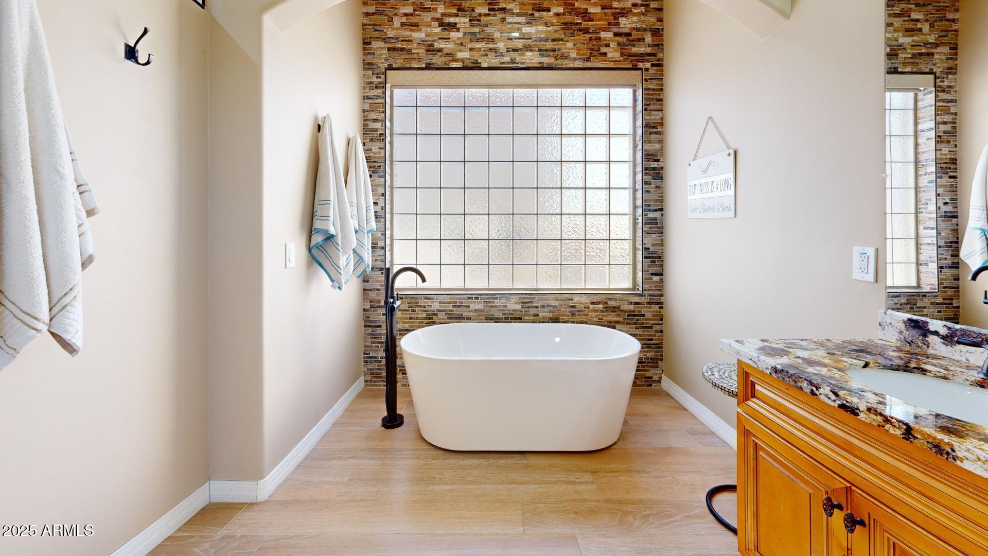 24205 North 65th Avenue Glendale, AZ 85310 - Photo 29 of 39 24205-N-65th-Ave-Bathroom 6