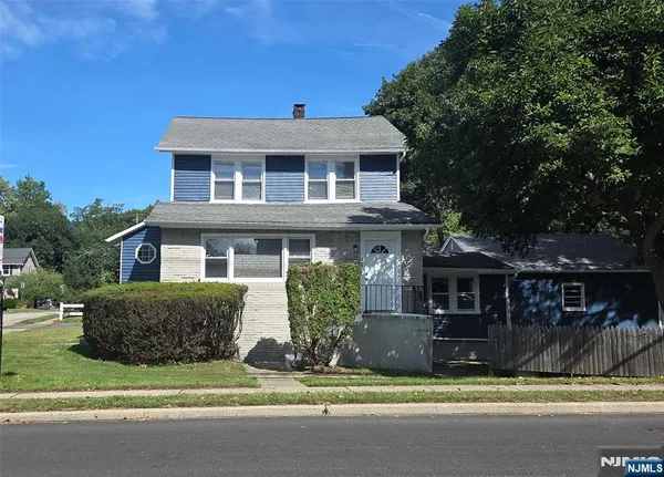 $1,975 | 230 West Madison Avenue, Dumont, NJ 07628