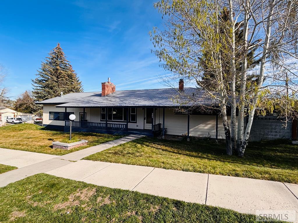 305 East 3rd South Rexburg, ID 83440 - Photo 1 of 43 Main View
