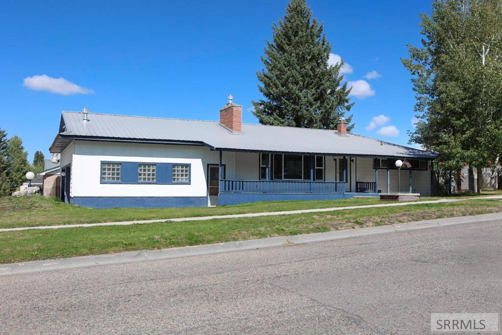 305 East 3rd South Rexburg, ID 83440 - Photo 2 of 43