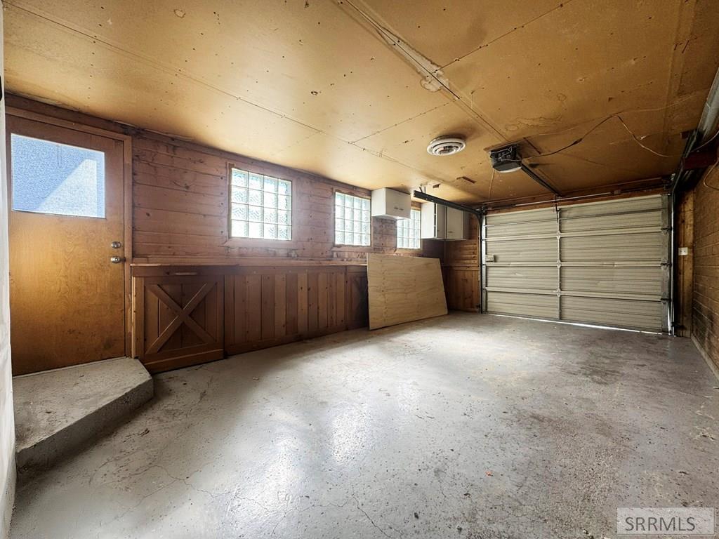 305 East 3rd South Rexburg, ID 83440 - Photo 31 of 43