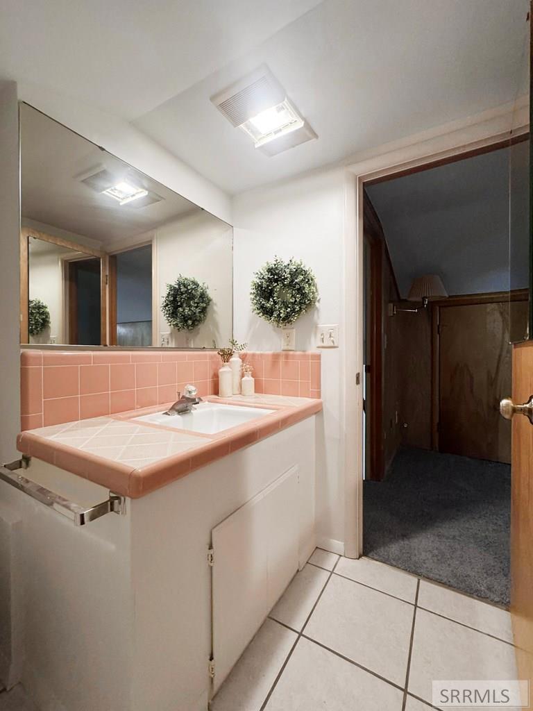 305 East 3rd South Rexburg, ID 83440 - Photo 37 of 43