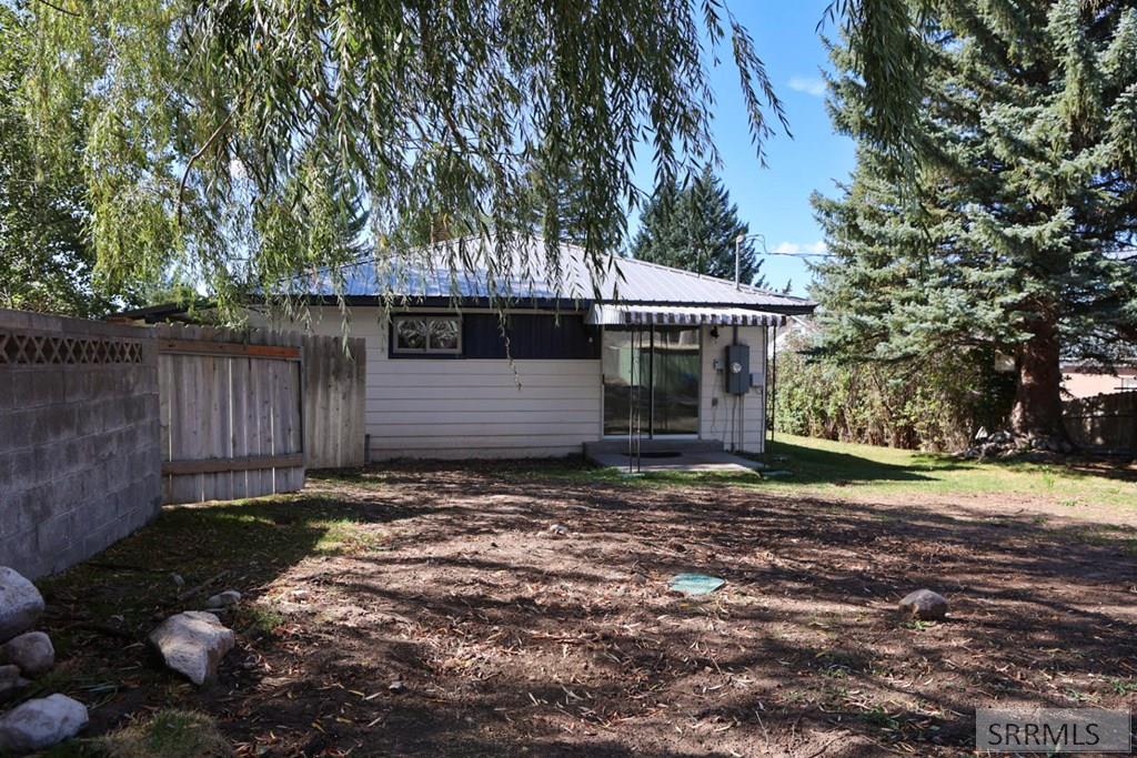 305 East 3rd South Rexburg, ID 83440 - Photo 41 of 43